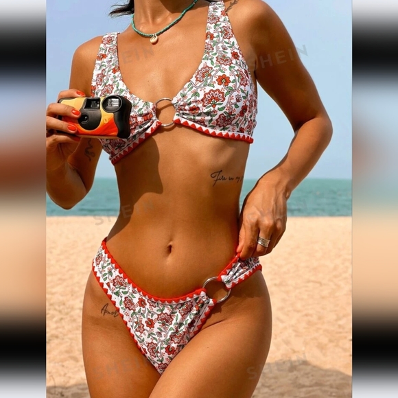 🆕 Floral bikini set - Picture 2 of 11